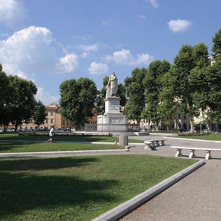 Marylou Gardenhouse Apartment Pisa Bagian luar foto